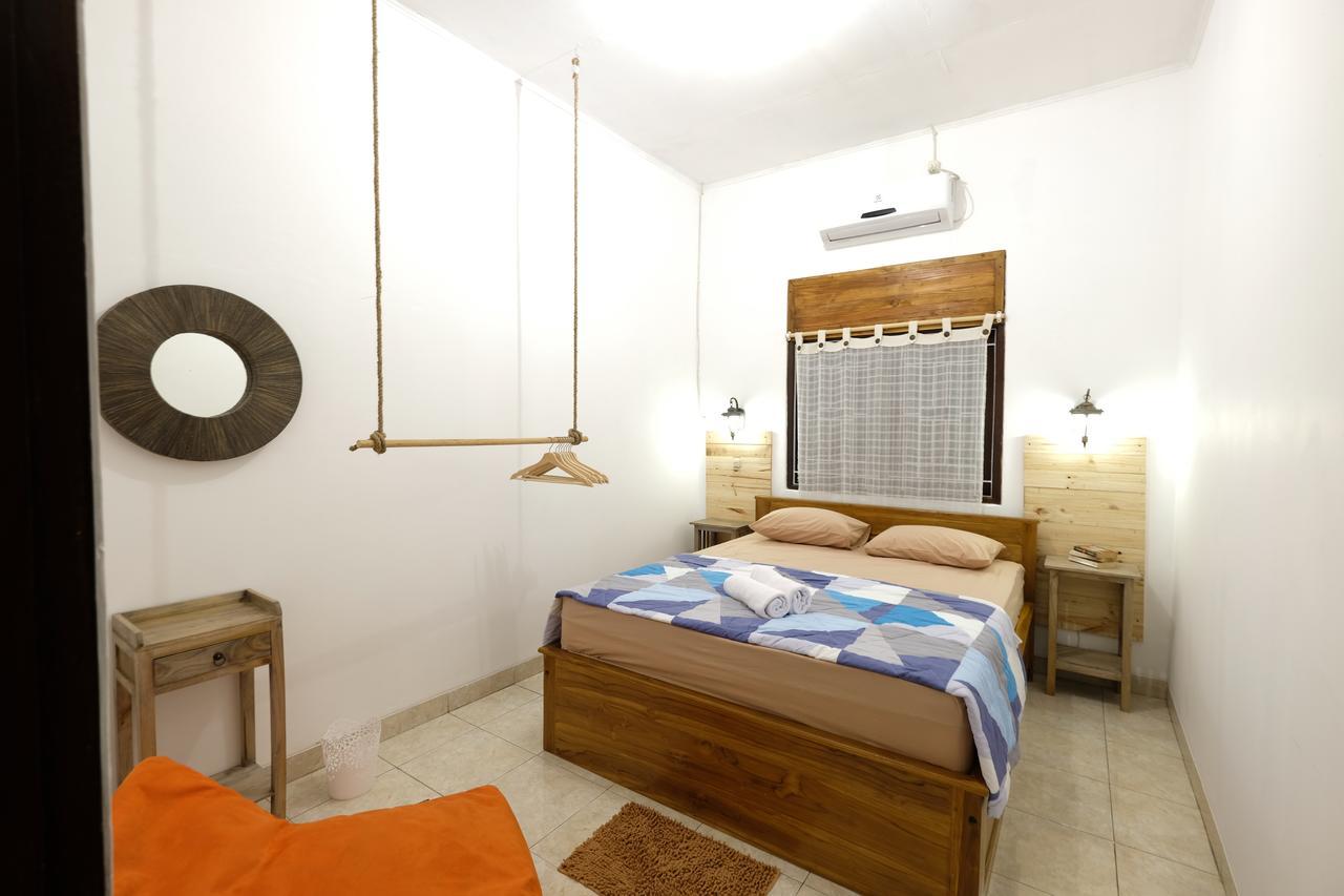 Auberge de jeunesse Wood Stone à Yogyakarta Extérieur photo